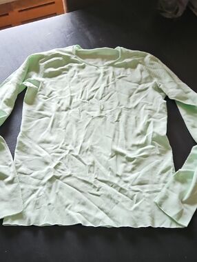 Lululemon Light Mint Green Long Sleeve Knit Top Size 8